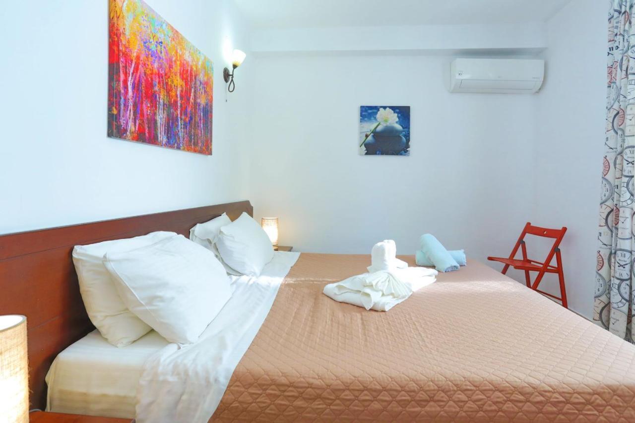 Kaminaki Beachfront Apartments Nisaki  Bagian luar foto