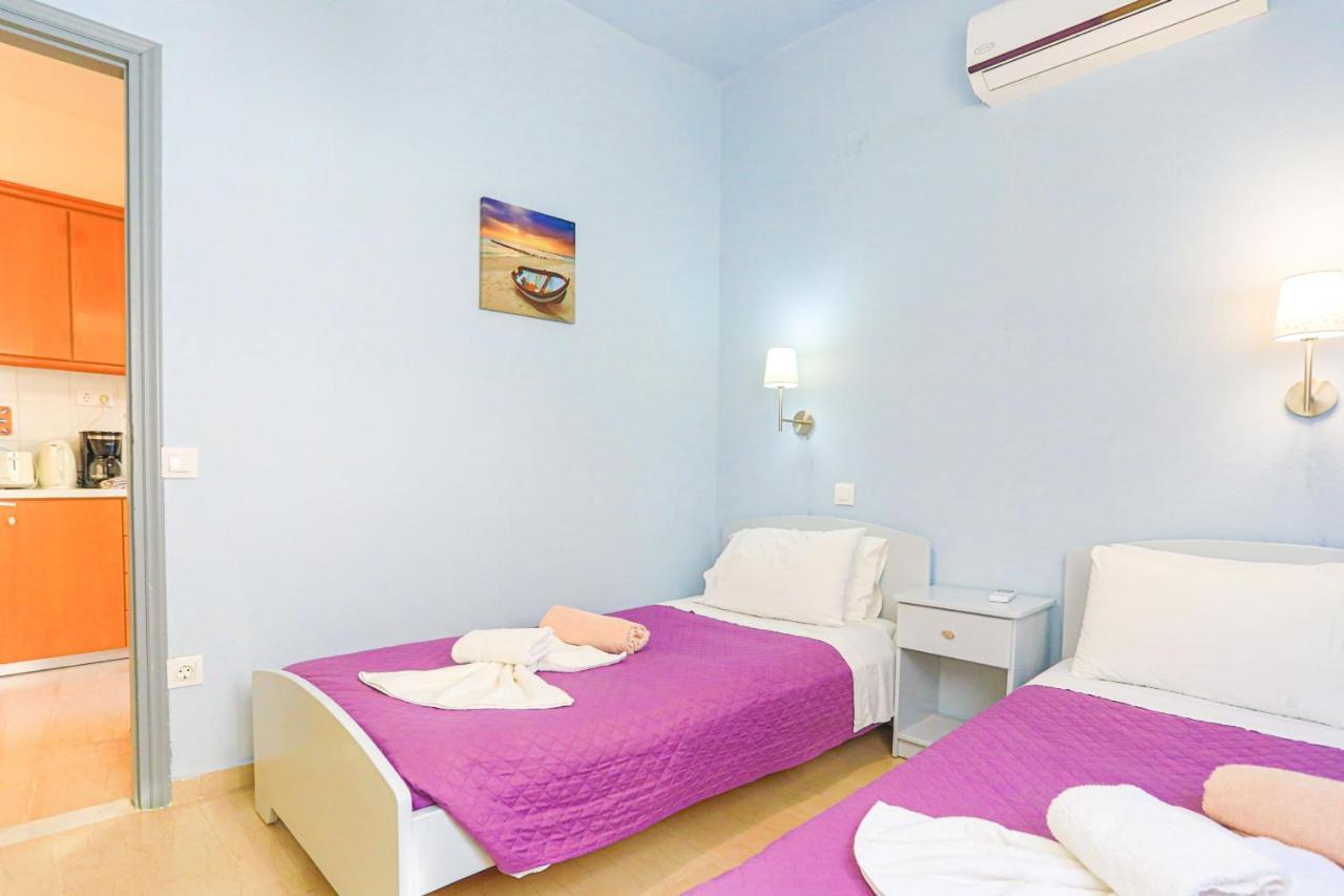 Kaminaki Beachfront Apartments Nisaki  Bagian luar foto